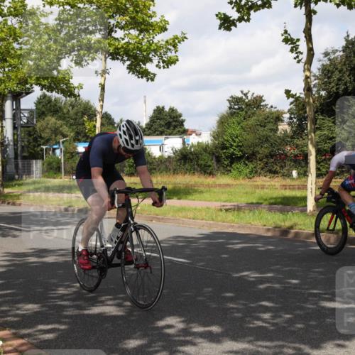 10.08.2025 - GEWOBA Citytriathlon Bremen Yannick Fuchs http://msf.ph/oto/8560355 10.08.2025 12:06:45 Radfahren 613, 658, 714 meine-sportfotos.de