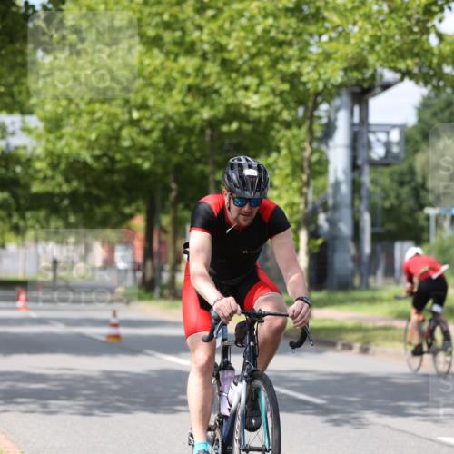 10.08.2025 - GEWOBA Citytriathlon Bremen Yannick Fuchs http://msf.ph/oto/8560361 10.08.2025 12:42:18 Radfahren 595, 613, 698, 754, 1003 meine-sportfotos.de