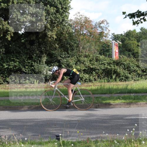 10.08.2025 - GEWOBA Citytriathlon Bremen Yannick Fuchs http://msf.ph/oto/8560363 10.08.2025 10:38:10 Radfahren 5, 19, 93, 207, 247, 482 meine-sportfotos.de