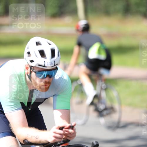 10.08.2025 - GEWOBA Citytriathlon Bremen Yannick Fuchs http://msf.ph/oto/8560367 10.08.2025 14:19:01 Radfahren 101, 106, 116, 139, 261, 264 meine-sportfotos.de
