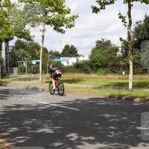 10.08.2025 - GEWOBA Citytriathlon Bremen Yannick Fuchs http://msf.ph/oto/8560379 10.08.2025 12:06:52 Radfahren 613, 714 meine-sportfotos.de