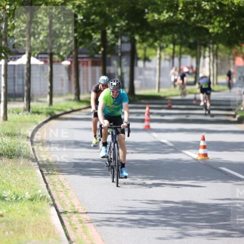 10.08.2025 - GEWOBA Citytriathlon Bremen Yannick Fuchs http://msf.ph/oto/8560380 10.08.2025 14:19:06 Radfahren 101, 116, 126, 139, 162, 201, 254, 261, 264 meine-sportfotos.de