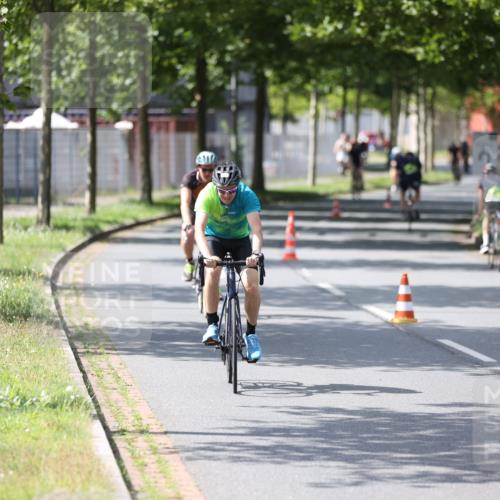 10.08.2025 - GEWOBA Citytriathlon Bremen Yannick Fuchs http://msf.ph/oto/8560383 10.08.2025 14:19:06 Radfahren 101, 116, 126, 139, 162, 201, 254, 261, 264 meine-sportfotos.de