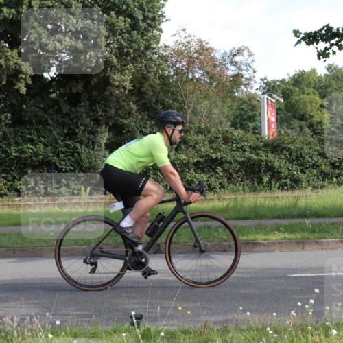 10.08.2025 - GEWOBA Citytriathlon Bremen Yannick Fuchs http://msf.ph/oto/8560386 10.08.2025 10:38:18 Radfahren 5, 19, 93, 101, 207, 247, 391, 463, 482 meine-sportfotos.de