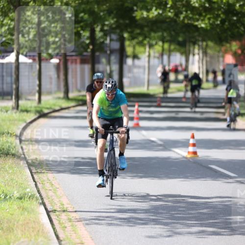 10.08.2025 - GEWOBA Citytriathlon Bremen Yannick Fuchs http://msf.ph/oto/8560388 10.08.2025 14:19:06 Radfahren 101, 116, 126, 139, 162, 201, 254, 261, 264 meine-sportfotos.de