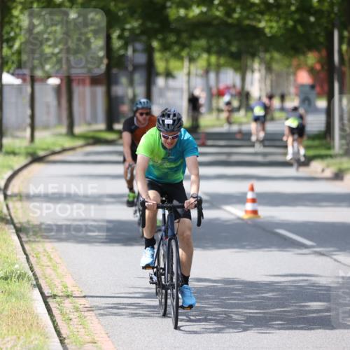 10.08.2025 - GEWOBA Citytriathlon Bremen Yannick Fuchs http://msf.ph/oto/8560395 10.08.2025 14:19:07 Radfahren 101, 116, 126, 139, 162, 201, 254, 261, 264 meine-sportfotos.de
