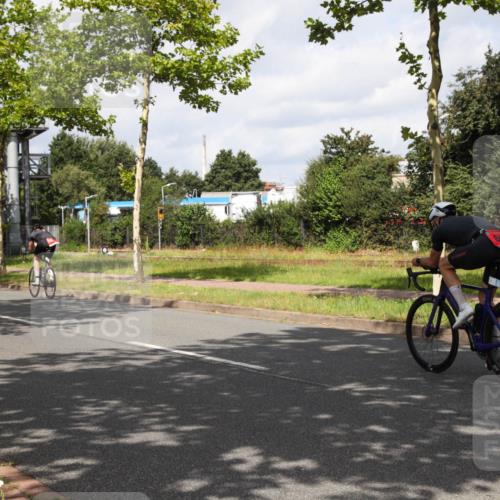 10.08.2025 - GEWOBA Citytriathlon Bremen Yannick Fuchs http://msf.ph/oto/8560403 10.08.2025 12:07:06 Radfahren 558, 623 meine-sportfotos.de