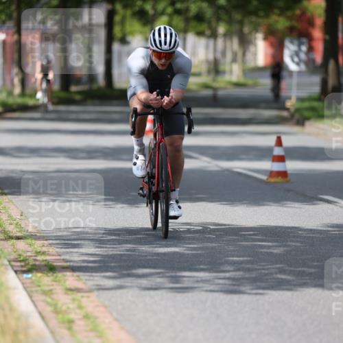 10.08.2025 - GEWOBA Citytriathlon Bremen Yannick Fuchs http://msf.ph/oto/8560404 10.08.2025 12:42:33 Radfahren 595, 611, 613, 944, 953 meine-sportfotos.de