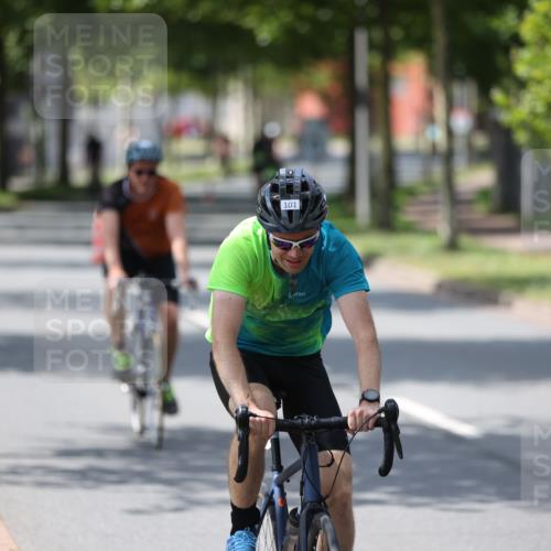 10.08.2025 - GEWOBA Citytriathlon Bremen Yannick Fuchs http://msf.ph/oto/8560405 10.08.2025 14:19:08 Radfahren 101, 116, 126, 139, 162, 201, 254, 261, 264 meine-sportfotos.de
