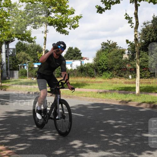 10.08.2025 - GEWOBA Citytriathlon Bremen Yannick Fuchs http://msf.ph/oto/8560412 10.08.2025 12:07:12 Radfahren 558, 623, 786, 831 meine-sportfotos.de