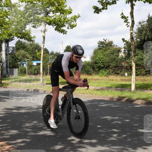 10.08.2025 - GEWOBA Citytriathlon Bremen Yannick Fuchs http://msf.ph/oto/8560415 10.08.2025 12:07:22 Radfahren 623, 650, 786, 815, 831 meine-sportfotos.de