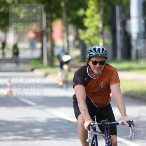 10.08.2025 - GEWOBA Citytriathlon Bremen Yannick Fuchs http://msf.ph/oto/8560425 10.08.2025 14:19:09 Radfahren 101, 116, 124, 126, 139, 162, 201, 254, 261, 264 meine-sportfotos.de