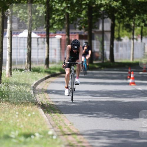 10.08.2025 - GEWOBA Citytriathlon Bremen Yannick Fuchs http://msf.ph/oto/8560432 10.08.2025 12:42:37 Radfahren 595, 611, 613, 909, 944, 953 meine-sportfotos.de