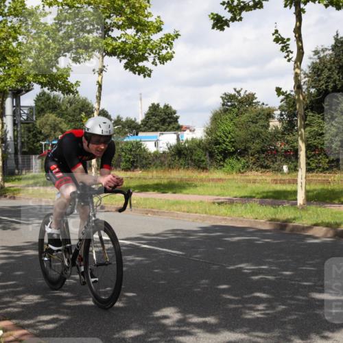 10.08.2025 - GEWOBA Citytriathlon Bremen Yannick Fuchs http://msf.ph/oto/8560441 10.08.2025 12:07:34 Radfahren 559, 646, 650, 693, 705, 706, 721, 740, 786, 815, 831, 879 meine-sportfotos.de