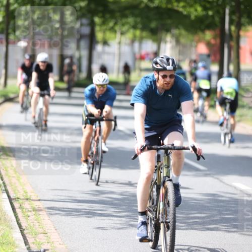 10.08.2025 - GEWOBA Citytriathlon Bremen Yannick Fuchs http://msf.ph/oto/8560447 10.08.2025 14:19:16 Radfahren 101, 124, 126, 139, 162, 201, 227, 239, 254 meine-sportfotos.de