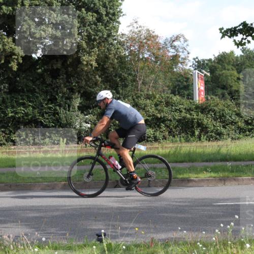 10.08.2025 - GEWOBA Citytriathlon Bremen Yannick Fuchs http://msf.ph/oto/8560448 10.08.2025 10:38:21 Radfahren 5, 19, 93, 101, 207, 211, 247, 391, 463, 475, 482 meine-sportfotos.de