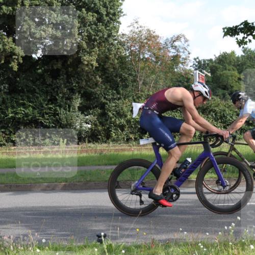 10.08.2025 - GEWOBA Citytriathlon Bremen Yannick Fuchs http://msf.ph/oto/8560459 10.08.2025 10:38:22 Radfahren 5, 19, 93, 101, 207, 211, 247, 391, 463, 475, 482 meine-sportfotos.de
