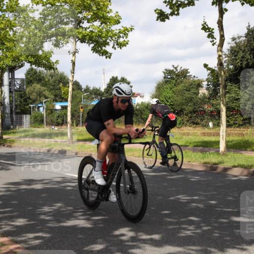 10.08.2025 - GEWOBA Citytriathlon Bremen Yannick Fuchs http://msf.ph/oto/8560461 10.08.2025 12:07:42 Radfahren 559, 609, 646, 650, 660, 693, 705, 706, 721, 723, 740, 815, 879 meine-sportfotos.de