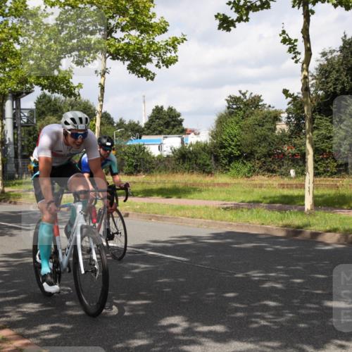 10.08.2025 - GEWOBA Citytriathlon Bremen Yannick Fuchs http://msf.ph/oto/8560478 10.08.2025 12:07:47 Radfahren 559, 609, 646, 660, 693, 696, 698, 705, 706, 721, 723, 740, 879 meine-sportfotos.de