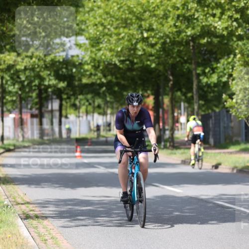 10.08.2025 - GEWOBA Citytriathlon Bremen Yannick Fuchs http://msf.ph/oto/8560480 10.08.2025 12:42:43 Radfahren 611, 850, 909, 944, 953 meine-sportfotos.de