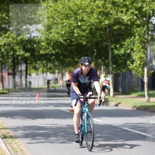 10.08.2025 - GEWOBA Citytriathlon Bremen Yannick Fuchs http://msf.ph/oto/8560483 10.08.2025 12:42:43 Radfahren 611, 850, 909, 944, 953 meine-sportfotos.de