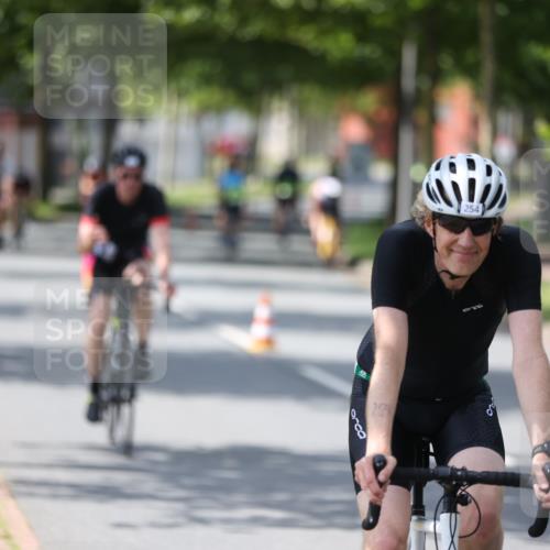 10.08.2025 - GEWOBA Citytriathlon Bremen Yannick Fuchs http://msf.ph/oto/8560486 10.08.2025 14:19:19 Radfahren 124, 126, 162, 201, 227, 239, 254 meine-sportfotos.de