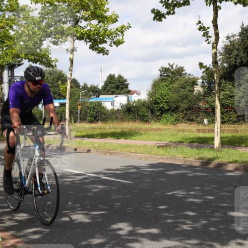 10.08.2025 - GEWOBA Citytriathlon Bremen Yannick Fuchs http://msf.ph/oto/8560490 10.08.2025 12:07:52 Radfahren 559, 574, 609, 646, 660, 693, 696, 698, 705, 706, 721, 723, 879 meine-sportfotos.de