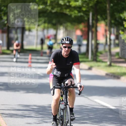 10.08.2025 - GEWOBA Citytriathlon Bremen Yannick Fuchs http://msf.ph/oto/8560492 10.08.2025 14:19:19 Radfahren 124, 126, 162, 201, 227, 239, 254 meine-sportfotos.de