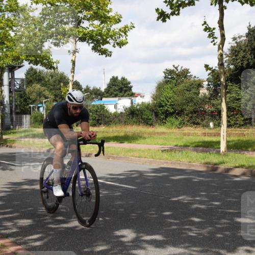 10.08.2025 - GEWOBA Citytriathlon Bremen Yannick Fuchs http://msf.ph/oto/8560493 10.08.2025 12:07:55 Radfahren 559, 574, 609, 646, 660, 696, 698, 706, 721, 723, 879 meine-sportfotos.de