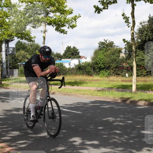 10.08.2025 - GEWOBA Citytriathlon Bremen Yannick Fuchs http://msf.ph/oto/8560496 10.08.2025 12:07:56 Radfahren 574, 609, 646, 660, 696, 698, 706, 721, 723, 879 meine-sportfotos.de