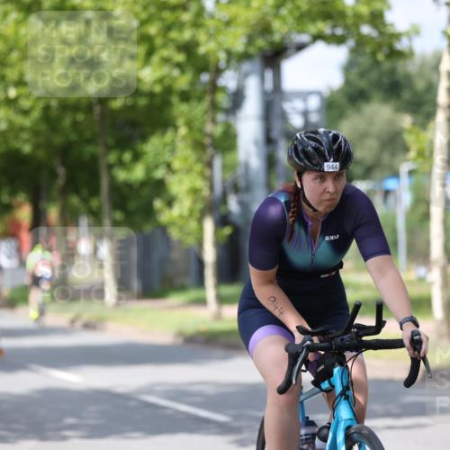 10.08.2025 - GEWOBA Citytriathlon Bremen Yannick Fuchs http://msf.ph/oto/8560497 10.08.2025 12:42:43 Radfahren 611, 850, 909, 944, 953 meine-sportfotos.de
