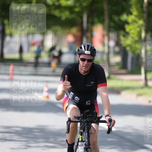 10.08.2025 - GEWOBA Citytriathlon Bremen Yannick Fuchs http://msf.ph/oto/8560498 10.08.2025 14:19:20 Radfahren 124, 126, 162, 201, 227, 239, 254 meine-sportfotos.de