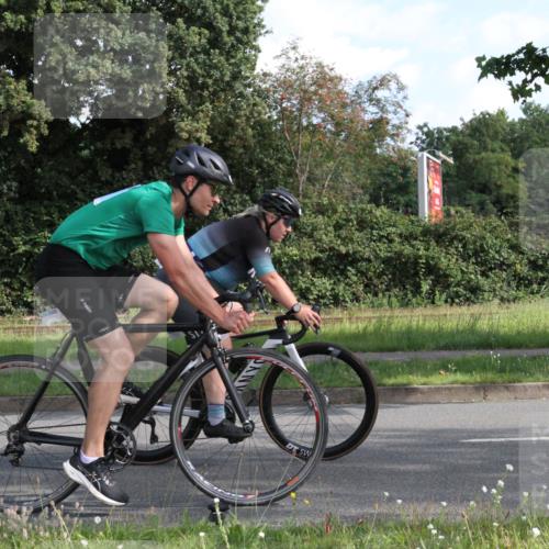 10.08.2025 - GEWOBA Citytriathlon Bremen Yannick Fuchs http://msf.ph/oto/8560499 10.08.2025 10:38:23 Radfahren 5, 19, 93, 101, 207, 211, 247, 391, 463, 475, 482 meine-sportfotos.de