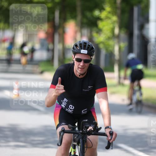 10.08.2025 - GEWOBA Citytriathlon Bremen Yannick Fuchs http://msf.ph/oto/8560501 10.08.2025 14:19:20 Radfahren 124, 126, 162, 201, 227, 239, 254 meine-sportfotos.de