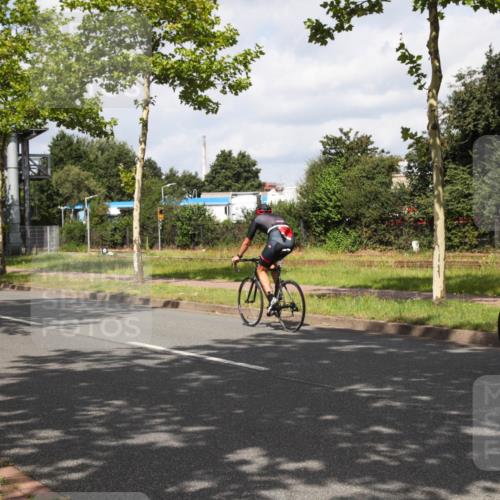 10.08.2025 - GEWOBA Citytriathlon Bremen Yannick Fuchs http://msf.ph/oto/8560510 10.08.2025 12:08:03 Radfahren 574, 609, 660, 696, 698 meine-sportfotos.de