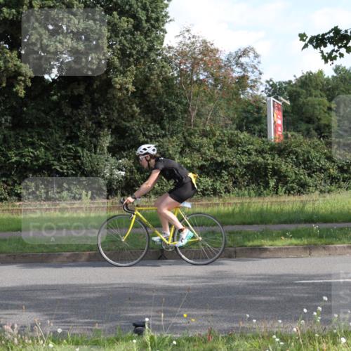 10.08.2025 - GEWOBA Citytriathlon Bremen Yannick Fuchs http://msf.ph/oto/8560511 10.08.2025 10:38:26 Radfahren 5, 19, 93, 101, 163, 207, 211, 247, 391, 463, 475, 482, 513 meine-sportfotos.de