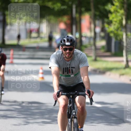10.08.2025 - GEWOBA Citytriathlon Bremen Yannick Fuchs http://msf.ph/oto/8560513 10.08.2025 14:19:23 Radfahren 84, 124, 126, 162, 201, 227, 239, 254 meine-sportfotos.de