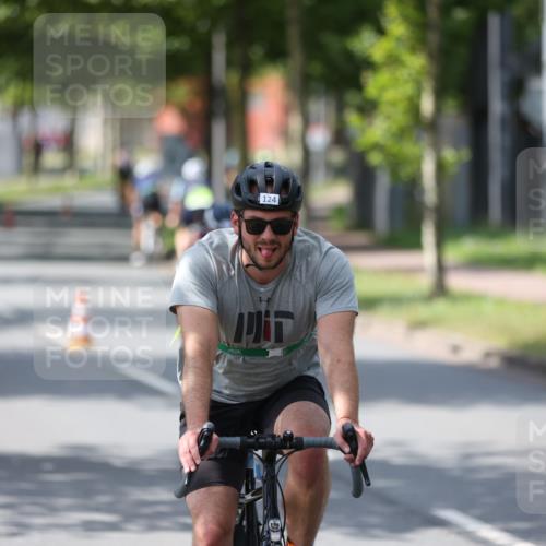 10.08.2025 - GEWOBA Citytriathlon Bremen Yannick Fuchs http://msf.ph/oto/8560515 10.08.2025 14:19:23 Radfahren 84, 124, 126, 162, 201, 227, 239, 254 meine-sportfotos.de