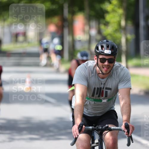 10.08.2025 - GEWOBA Citytriathlon Bremen Yannick Fuchs http://msf.ph/oto/8560517 10.08.2025 14:19:23 Radfahren 84, 124, 126, 162, 201, 227, 239, 254 meine-sportfotos.de