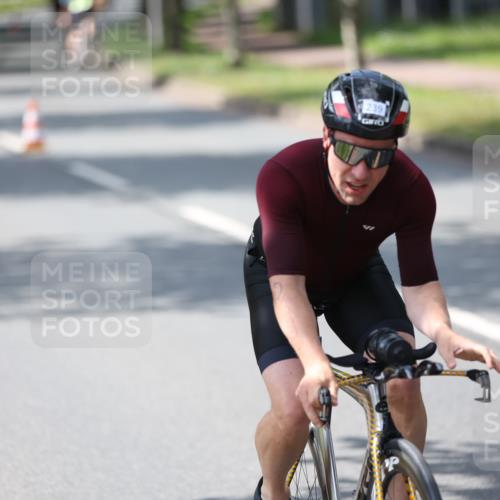 10.08.2025 - GEWOBA Citytriathlon Bremen Yannick Fuchs http://msf.ph/oto/8560525 10.08.2025 14:19:24 Radfahren 84, 124, 126, 162, 201, 227, 239, 254 meine-sportfotos.de