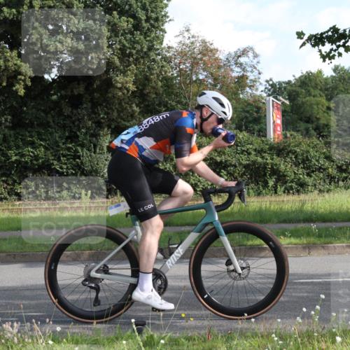 10.08.2025 - GEWOBA Citytriathlon Bremen Yannick Fuchs http://msf.ph/oto/8560526 10.08.2025 10:38:31 Radfahren 5, 19, 63, 93, 101, 163, 207, 211, 391, 463, 475, 513 meine-sportfotos.de
