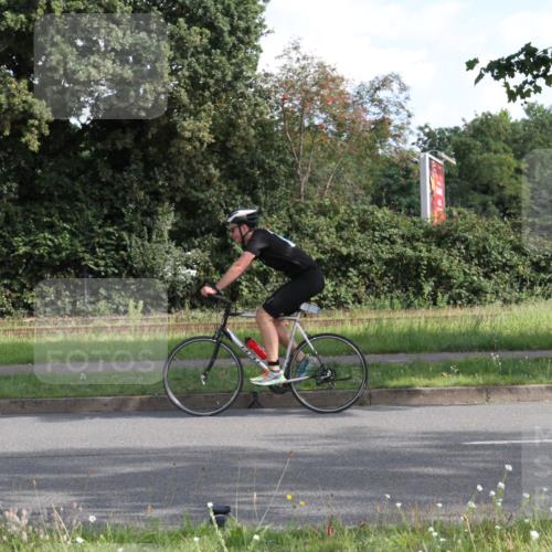 10.08.2025 - GEWOBA Citytriathlon Bremen Yannick Fuchs http://msf.ph/oto/8560536 10.08.2025 10:38:31 Radfahren 5, 19, 63, 93, 101, 163, 207, 211, 391, 463, 475, 513 meine-sportfotos.de