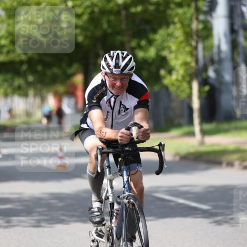10.08.2025 - GEWOBA Citytriathlon Bremen Yannick Fuchs http://msf.ph/oto/8560538 10.08.2025 12:42:54 Radfahren 628, 644, 684, 710, 846, 850, 871, 909 meine-sportfotos.de