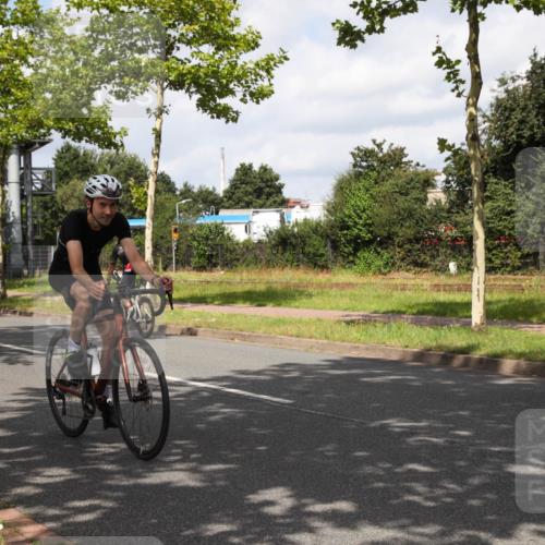 10.08.2025 - GEWOBA Citytriathlon Bremen Yannick Fuchs http://msf.ph/oto/8560540 10.08.2025 12:08:25 Radfahren 595, 597, 603, 661, 672, 737 meine-sportfotos.de