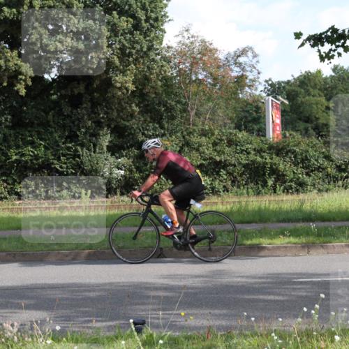 10.08.2025 - GEWOBA Citytriathlon Bremen Yannick Fuchs http://msf.ph/oto/8560562 10.08.2025 10:38:33 Radfahren 5, 31, 63, 101, 163, 211, 391, 429, 463, 475, 513 meine-sportfotos.de