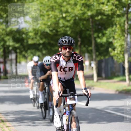10.08.2025 - GEWOBA Citytriathlon Bremen Yannick Fuchs http://msf.ph/oto/8560564 10.08.2025 12:42:57 Radfahren 628, 644, 677, 684, 710, 846, 850, 871, 889, 909 meine-sportfotos.de