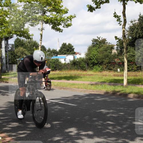 10.08.2025 - GEWOBA Citytriathlon Bremen Yannick Fuchs http://msf.ph/oto/8560579 10.08.2025 12:08:37 Radfahren 597, 603, 608, 661, 672, 677, 737, 797, 883 meine-sportfotos.de