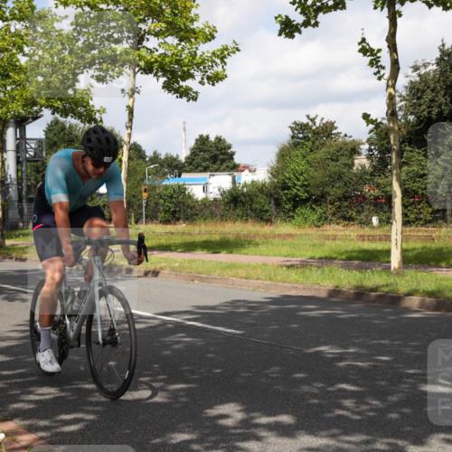 10.08.2025 - GEWOBA Citytriathlon Bremen Yannick Fuchs http://msf.ph/oto/8560583 10.08.2025 12:08:39 Radfahren 597, 603, 608, 672, 677, 737, 797, 883 meine-sportfotos.de