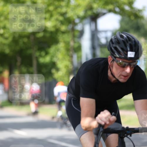 10.08.2025 - GEWOBA Citytriathlon Bremen Yannick Fuchs http://msf.ph/oto/8560593 10.08.2025 12:42:59 Radfahren 628, 644, 677, 684, 710, 846, 850, 871, 889, 909 meine-sportfotos.de