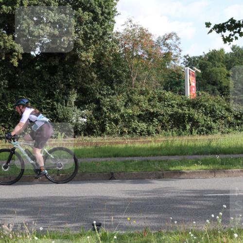 10.08.2025 - GEWOBA Citytriathlon Bremen Yannick Fuchs http://msf.ph/oto/8560594 10.08.2025 10:38:36 Radfahren 31, 63, 101, 163, 211, 391, 429, 443, 463, 475, 513 meine-sportfotos.de